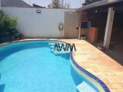 Sobrado com 4 Quartos à venda, 233m² no Residencial Santa Rita - 4ª Etapa, Goiânia