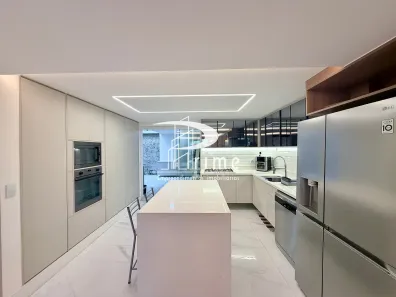 Casa de Condomínio com 4 Quartos à venda, 280m² no Charitas, Niterói