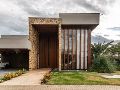 Casa com 3 Quartos para alugar, 1080m² no Jardim Tarobá, Cambé