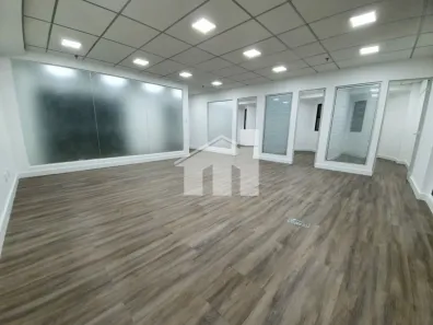 Sala Comercial à venda, 91m² no Santo Amaro, São Paulo
