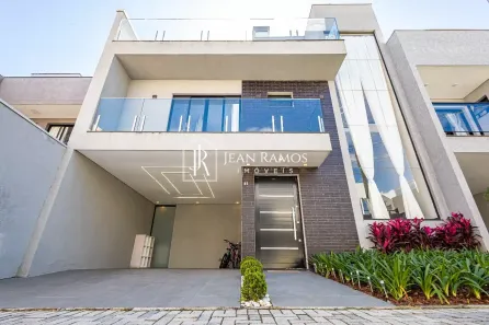 Sobrado com 3 Quartos à venda, 200m² no Xaxim, Curitiba
