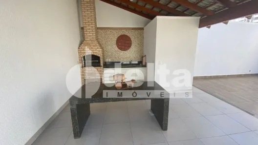 Casa com 3 Quartos à venda, 200m² no Novo Mundo, Uberlândia