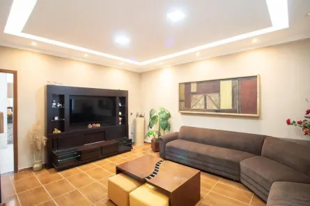 Casa com 3 Quartos à venda, 250m² no Guanabara, Contagem