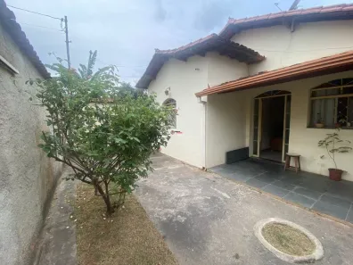 Casa com 3 Quartos à venda, 149m² no Sapucaia II, Contagem