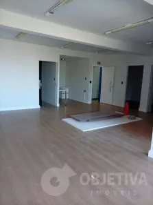 Sala Comercial para alugar, 200m² no Nossa Senhora Aparecida, Uberlândia