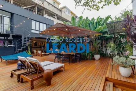 Casa com 3 Quartos à venda, 422m² no Jardim das Bandeiras, São Paulo