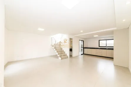 Casa de Condomínio com 3 Quartos para alugar, 106m² no Uberaba, Curitiba