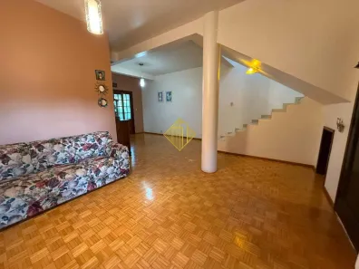 Sobrado com 3 Quartos para alugar, 192m² no Jardim Pancera, Toledo