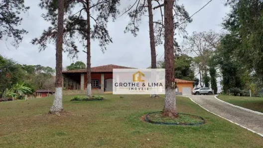 Fazenda/Sítio com 3 Quartos à venda, 400m² no Vila Brasil, Cruzeiro