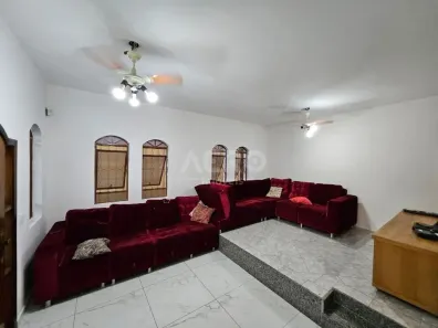 Casa com 5 Quartos para alugar, 200m² no Jardim Estoril, Bauru