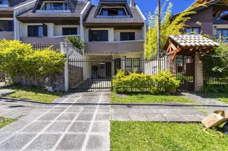Sobrado com 3 Quartos à venda, 144m² no Mercês, Curitiba