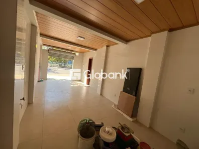 Ponto Comercial para alugar, 40m² no Canelas, Montes Claros