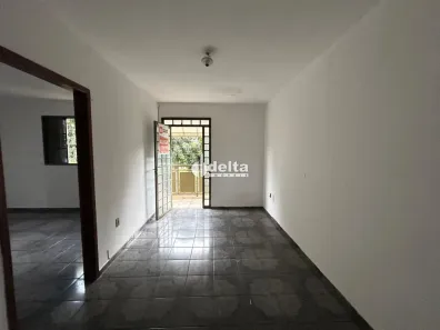 Apartamento com 3 Quartos para alugar, 90m² no Jardim das Palmeiras, Uberlândia