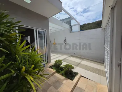 Sobrado com 3 Quartos para alugar, 160m² no Verde Mar, Caraguatatuba