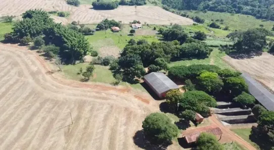 Fazenda/Sítio com 3 Quartos à venda, 250m² no Área Rural de Tatuí, Tatuí