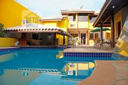 Sobrado com 3 Quartos à venda, 300m² no Novo Horizonte, Macaé