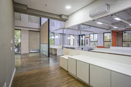 Ponto Comercial para alugar, 752m² no Dezoito do Forte Empresarial/Alphaville., Barueri