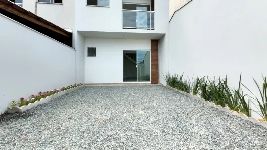 Casa com 2 Quartos à venda, 77m² no Aventureiro, Joinville