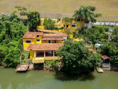 Fazenda/Sítio com 3 Quartos à venda, 400m² no Centro, Guararema