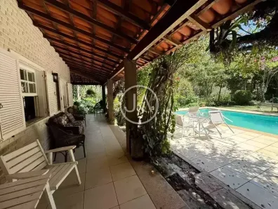 Casa com 4 Quartos à venda, 207m² no Itaipava, Petrópolis