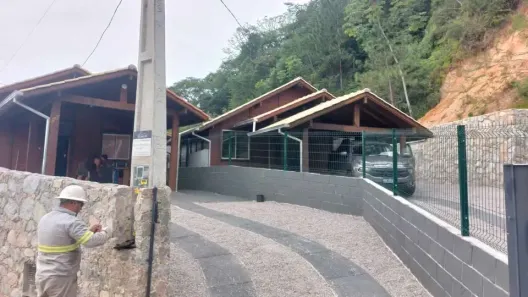 Casa com 2 Quartos à venda, 65m² no Alto Aririú, Palhoça