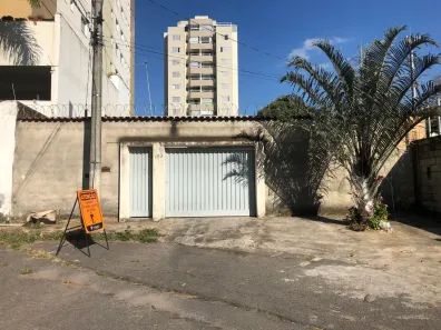 Casa com 2 Quartos para alugar, 102m² no Centro, Betim