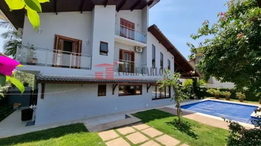 Casa de Condomínio com 4 Quartos à venda, 380m² no Jardim Indaiá, Embu das Artes