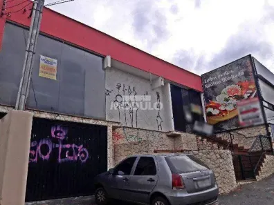 Prédio Comercial com 4 Quartos para alugar, 350m² no Tabajaras, Uberlândia