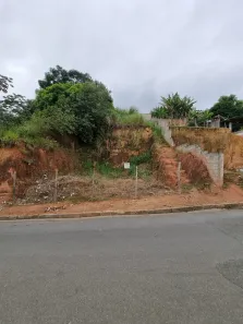Lote/Terreno à venda, 168m² no Centro, Queluz