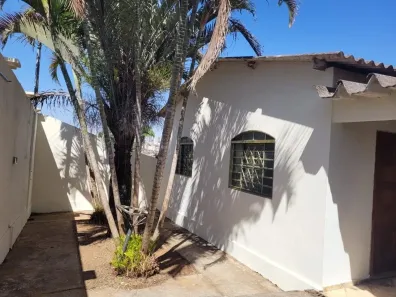 Casa com 3 Quartos à venda, 84m² no São Carlos, Anápolis