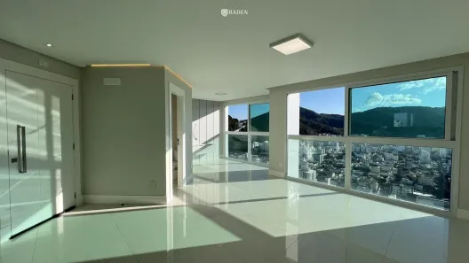 Apartamento com 4 Quartos para alugar, 130m² no Centro, Balneário Camboriú