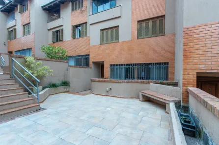 Casa de Condomínio com 3 Quartos à venda, 253m² no Vila Assunção, Porto Alegre
