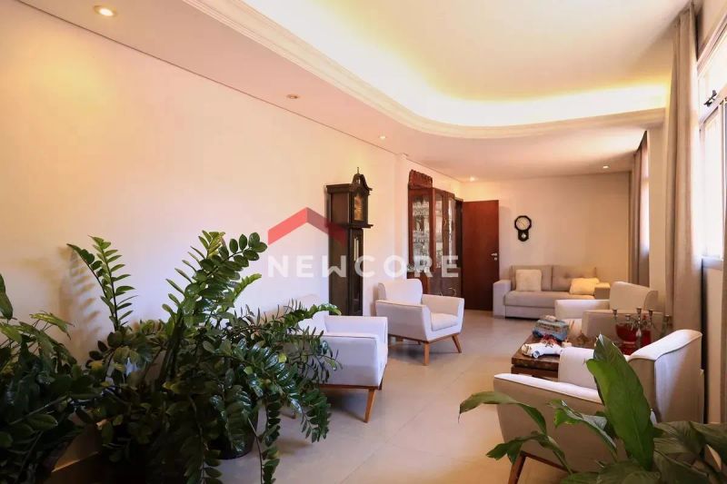Apartamento com 5 quartos — Santo Antônio, Belo Horizonte