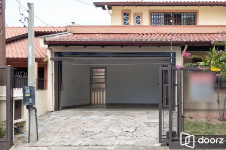 Casa com 4 Quartos à venda, 228m² no Cavalhada, Porto Alegre
