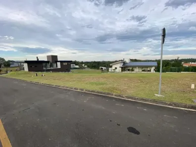 Lote/Terreno à venda, 704m² no São Simão, Criciúma