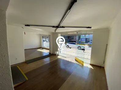 Imóvel Comercial com 3 Quartos para alugar, 300m² no Saúde, São Paulo