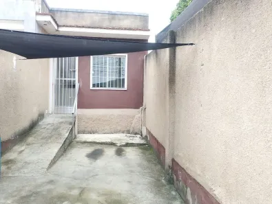 Casa com 2 Quartos para alugar, 50m² no Alcântara, São Gonçalo