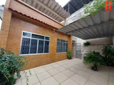 Casa com 3 Quartos à venda, 180m² no Jardim Vinte e Cinco de Agosto, Duque de Caxias