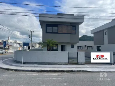 Sobrado com 3 Quartos à venda, 87m² no Bela Vista, Palhoça