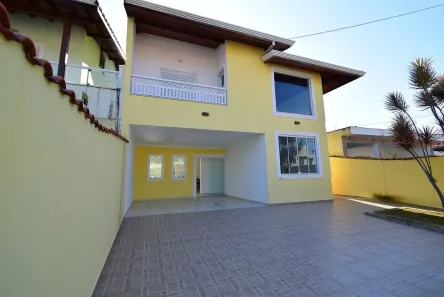 Sobrado com 4 Quartos à venda, 194m² no Centro, Peruíbe