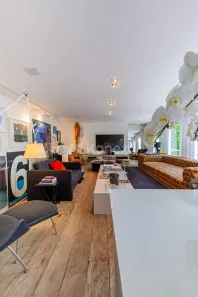 Casa com 3 Quartos para alugar, 354m² no Jardim das Bandeiras, São Paulo