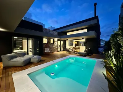 Casa de Condomínio com 4 Quartos à venda, 240m² no XANGRI-LÁ, Xangri-lá