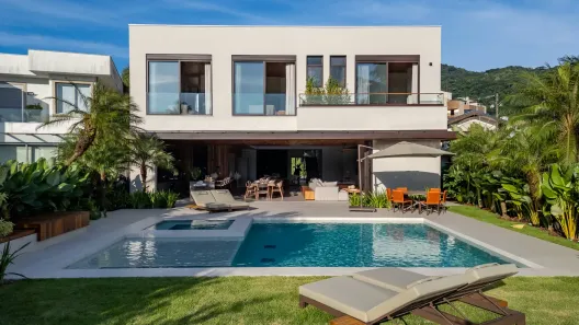 Sobrado com 8 Quartos à venda, 800m² no Tabatinga, Caraguatatuba
