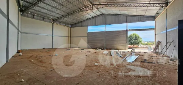 Galpão/Depósito/Armazém para alugar, 700m² no Tibery, Uberlândia