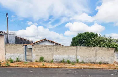 Lote/Terreno com 1 Quarto à venda, 496m² no Centro, Altinópolis