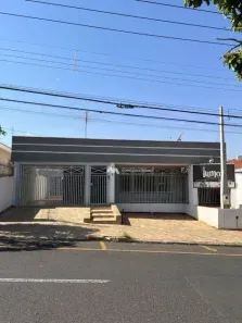 Casa com 3 Quartos à venda, 300m² no Centro, São José do Rio Preto