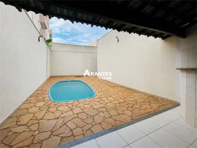 Casa com 4 Quartos à venda, 211m² no Santa Mônica, Uberlândia