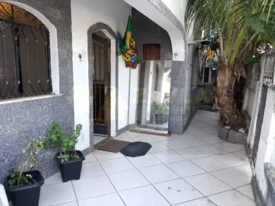 Casa com 2 Quartos à venda, 78m² no Irajá, Rio de Janeiro