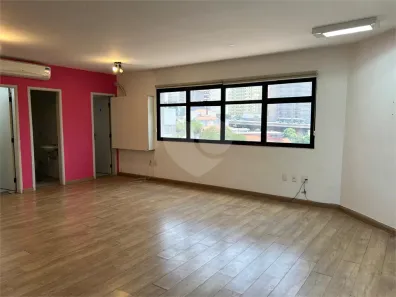 Sala Comercial à venda, 30m² no Bosque da Saúde, São Paulo