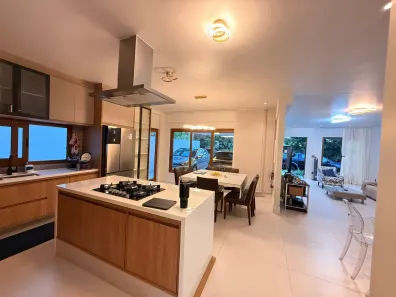 Casa de Condomínio com 4 Quartos à venda, 300m² no Piatã, Salvador